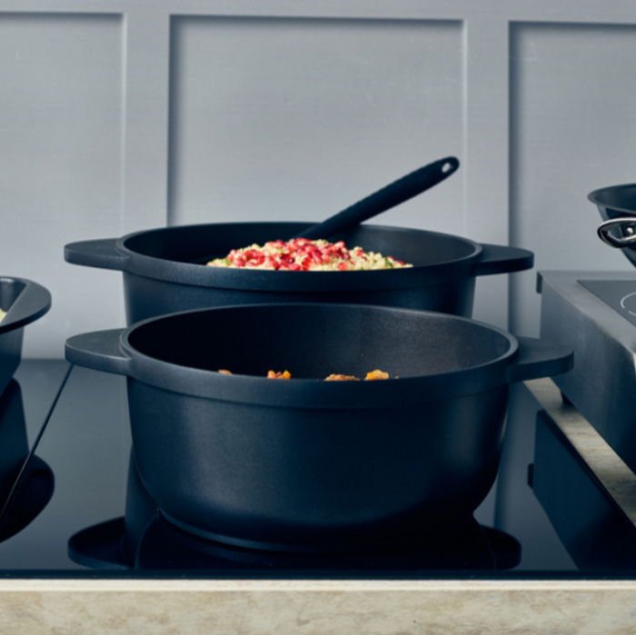 Genware Non-Stick Cast Aluminium Casserole Dish 24cm