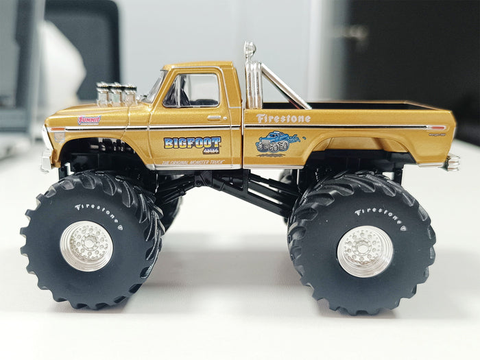 1:43 Greenlight Collectibles BIGFOOT #1