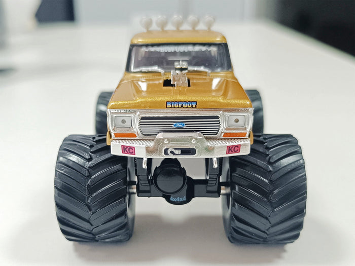 1:43 Greenlight Collectibles BIGFOOT #1