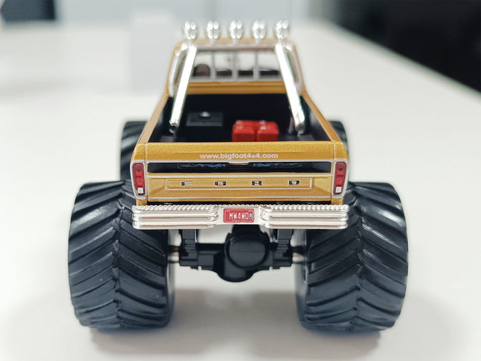 1:43 Greenlight Collectibles BIGFOOT #1