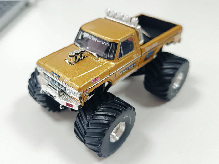 1:43 Greenlight Collectibles BIGFOOT #1