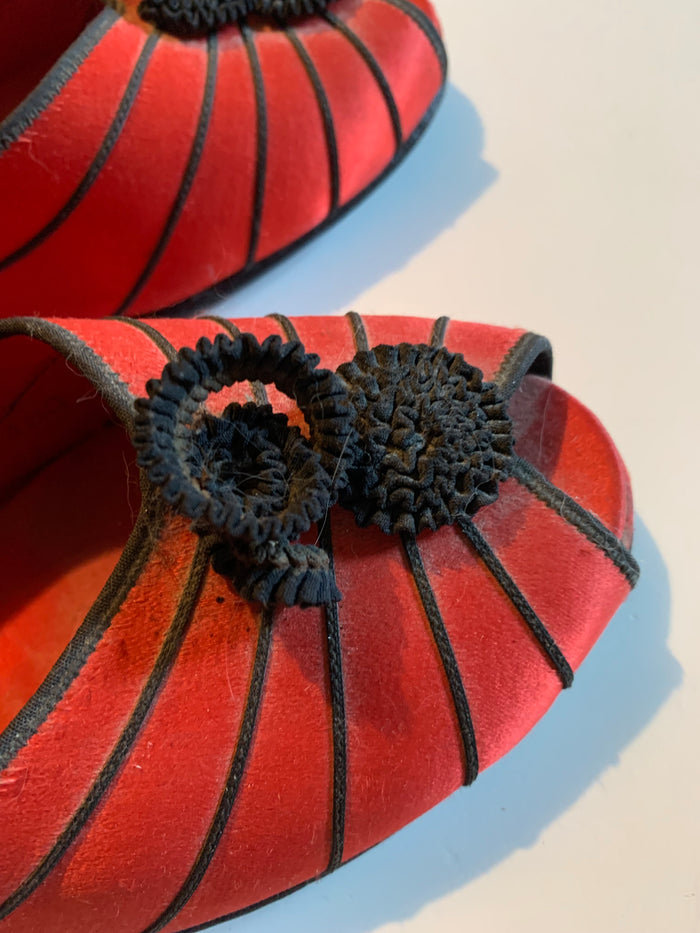Rare Red and Black Satin Art Deco Peep Toe Boudoir Slippers Shoes circa 1940s 7