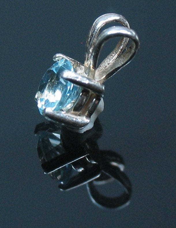 Solid Sterling Silver or Solid 14kt White or Yellow Gold Natural Sky Blue Topaz 4-9mm Round Dangle Pendant Solitare VVS, Children Jewelry
